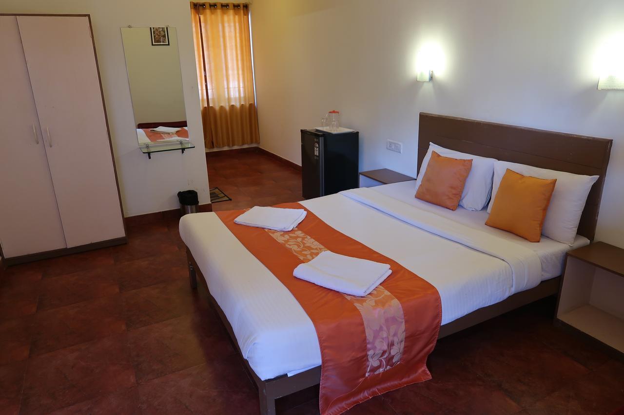 Hotel Celi Калангут Экстерьер фото