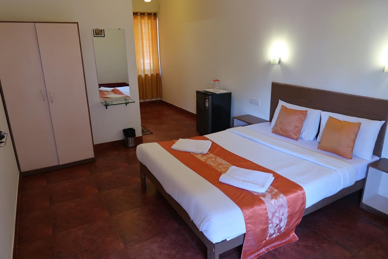 Hotel Celi Калангут Экстерьер фото
